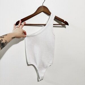 White sugar rain waffle knit 1 shoulder bodysuit S/M